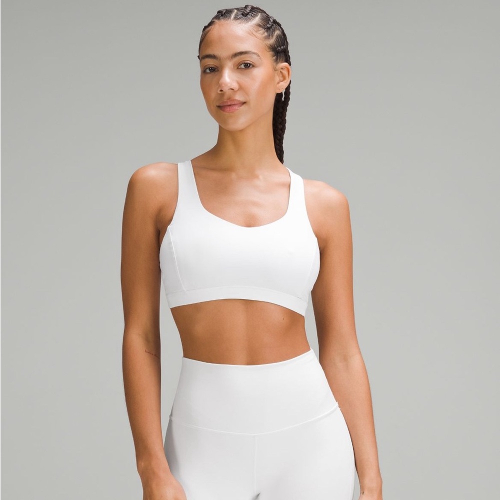 Lululemon Free to Be Serena Bra